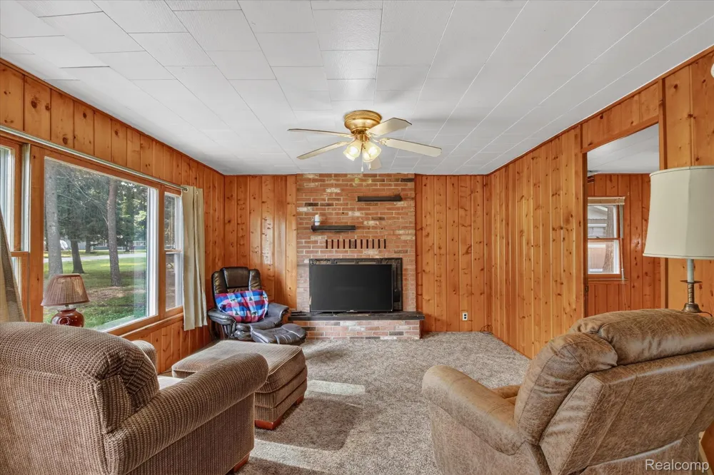 1895 Otsego Rd Road Roscommon Township, MI 48656