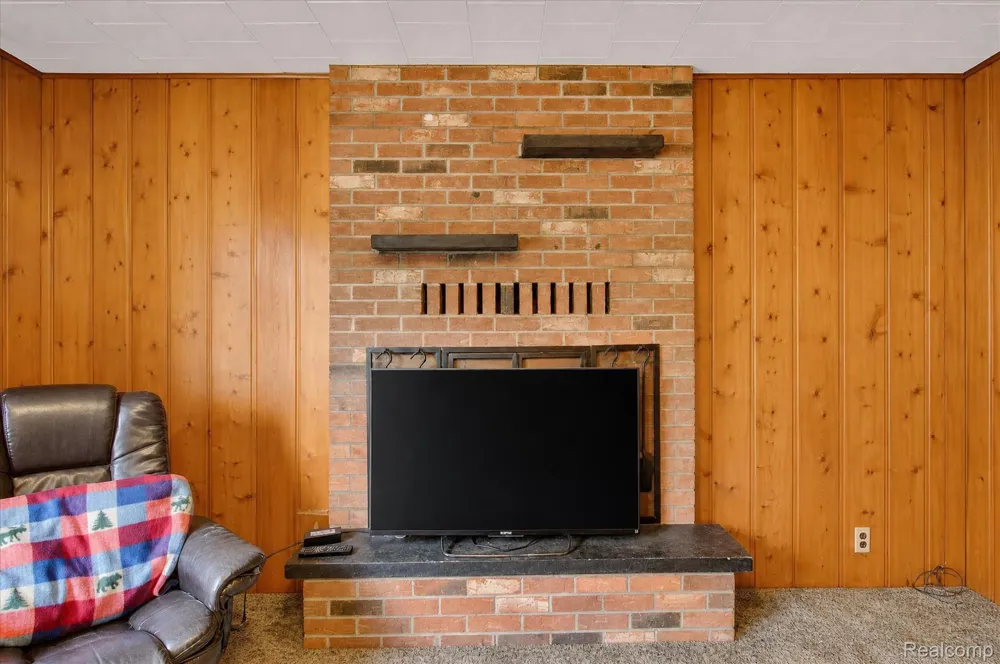 1895 Otsego Rd Road Roscommon Township, MI 48656