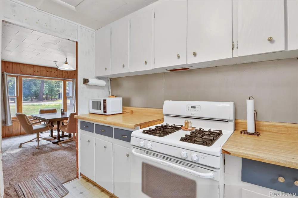 1895 Otsego Rd Road Roscommon Township, MI 48656