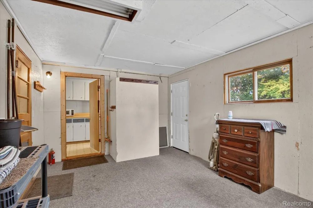 1895 Otsego Rd Road Roscommon Township, MI 48656