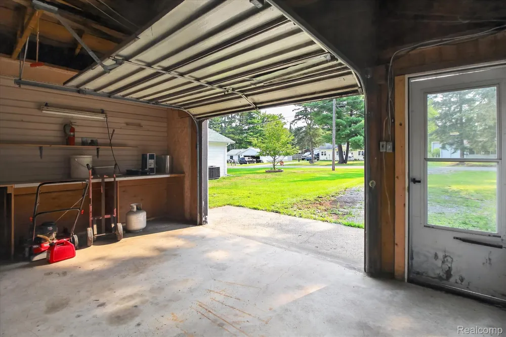 1895 Otsego Rd Road Roscommon Township, MI 48656