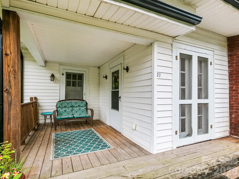 27 Warwick Road Asheville, NC 28803
