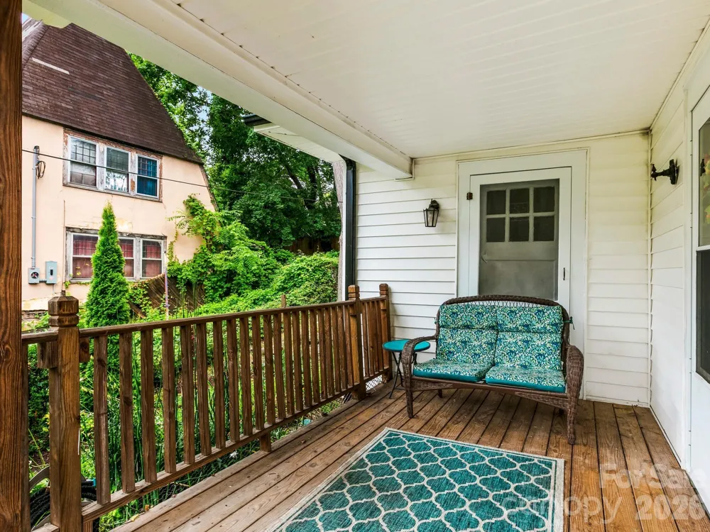 27 Warwick Road Asheville, NC 28803