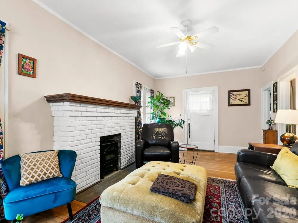 27 Warwick Road Asheville, NC 28803