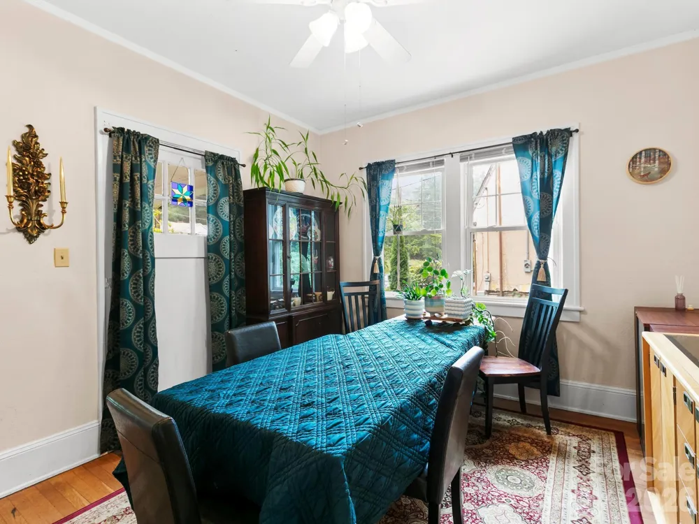 27 Warwick Road Asheville, NC 28803