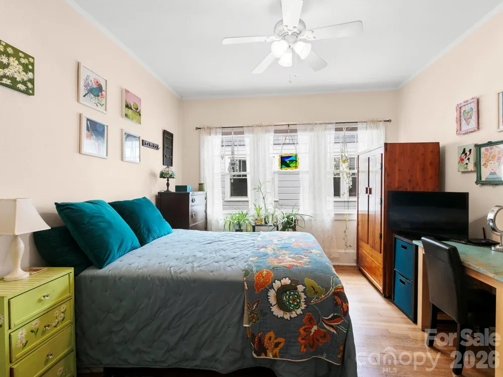 27 Warwick Road Asheville, NC 28803