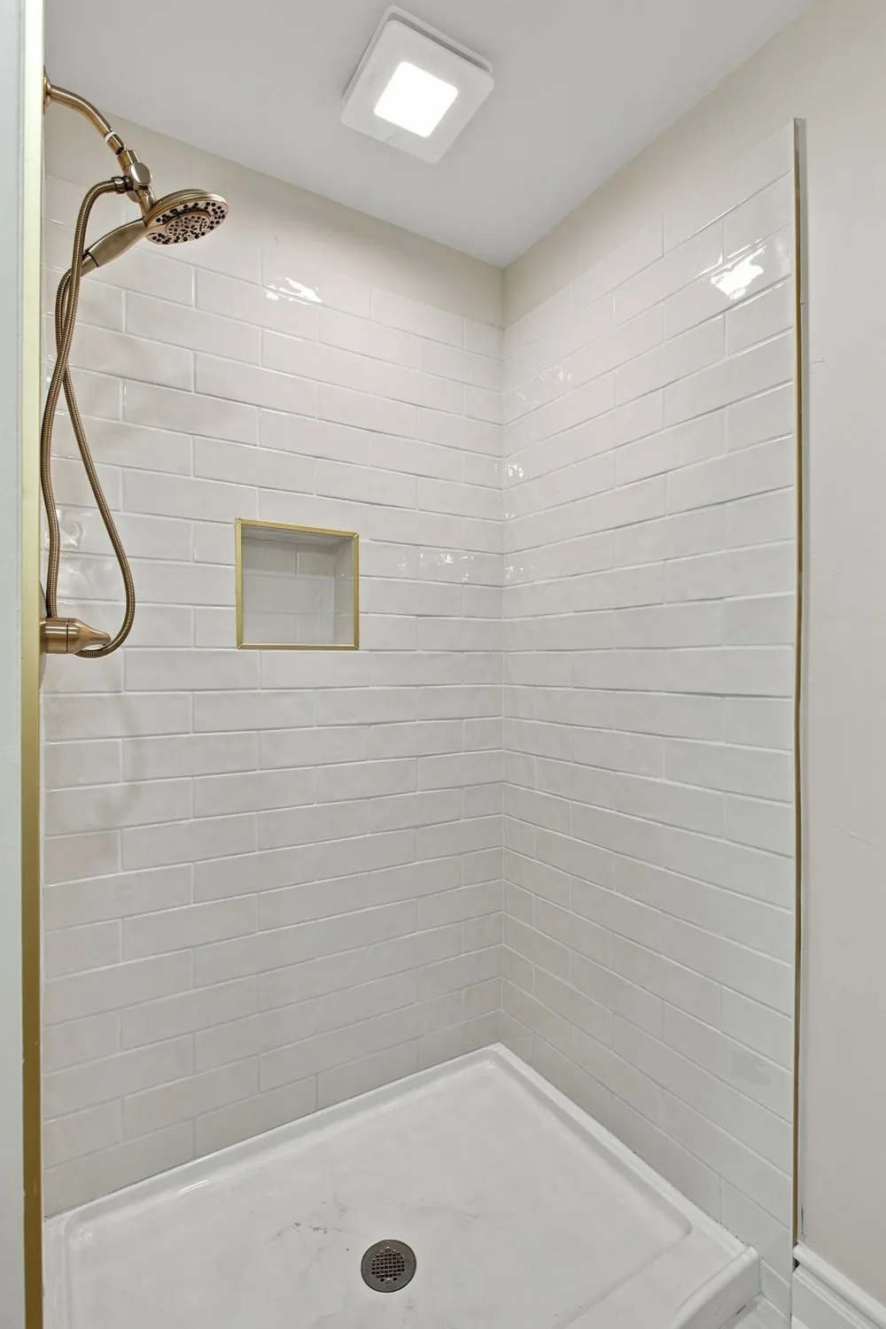 119 Pondview Dr Hohenwald, TN 38462
