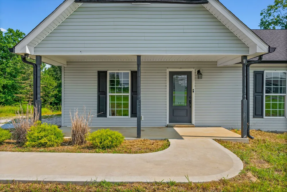 153 High Point Rd Erin, TN 37061