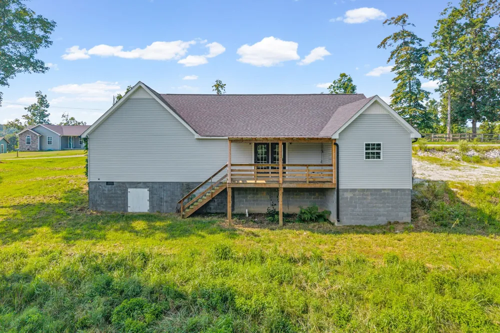 153 High Point Rd Erin, TN 37061