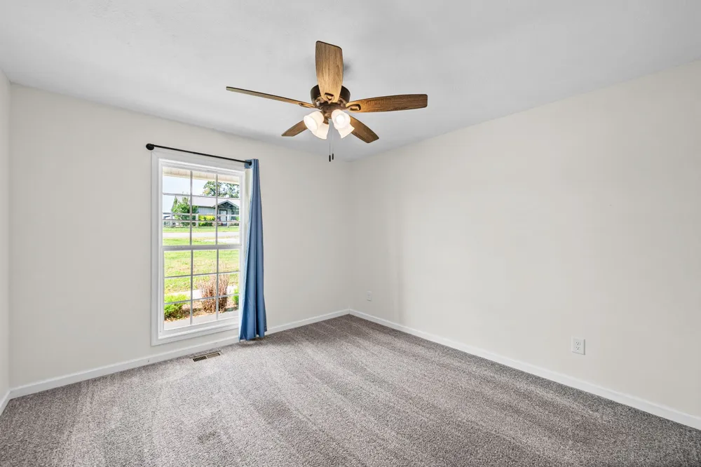 153 High Point Rd Erin, TN 37061