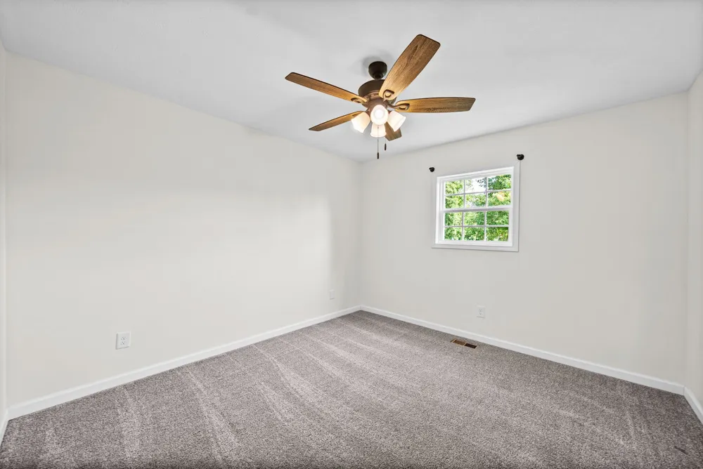 153 High Point Rd Erin, TN 37061