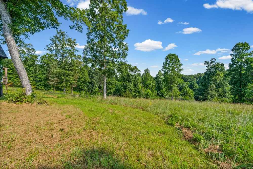153 High Point Rd Erin, TN 37061