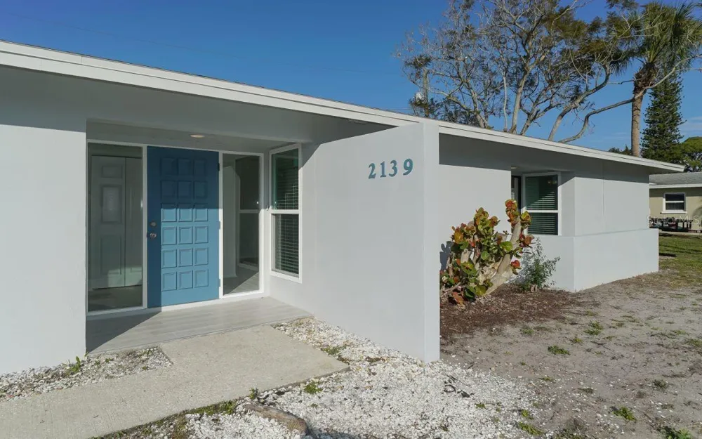 2139 COUVER DRIVE #2139 Sarasota, FL 34231