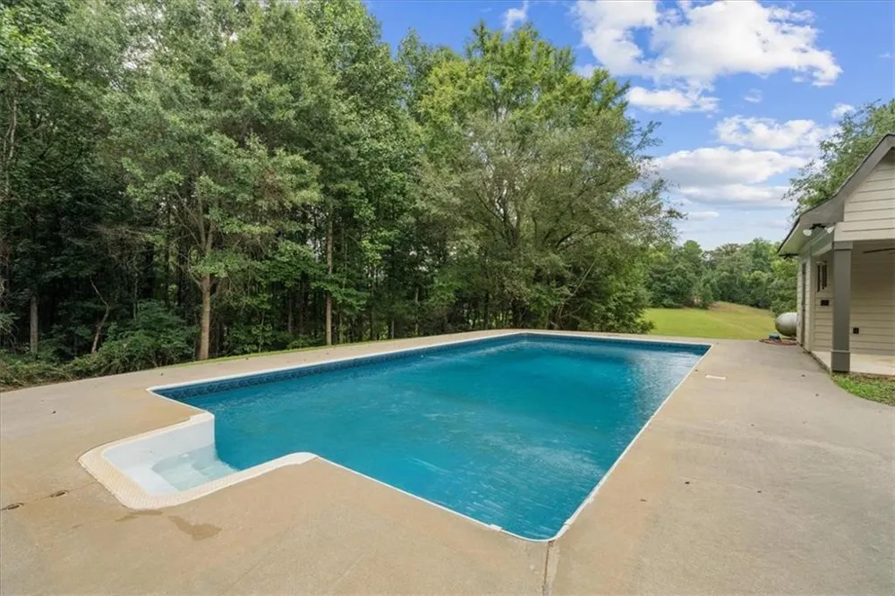 1358 Reeves Station Road SW Calhoun, GA 30701