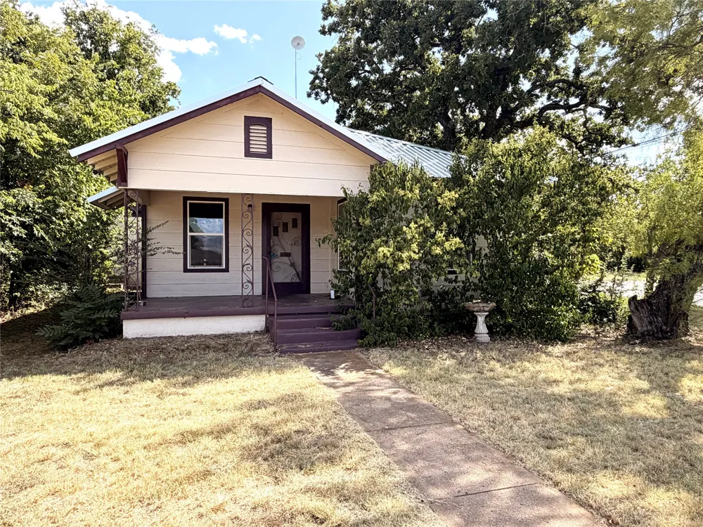 712 W Main Street Eastland, TX 76448