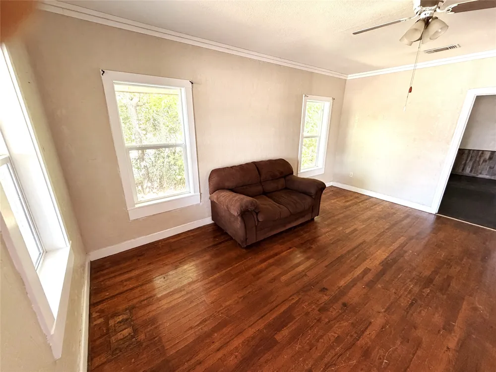 712 W Main Street Eastland, TX 76448