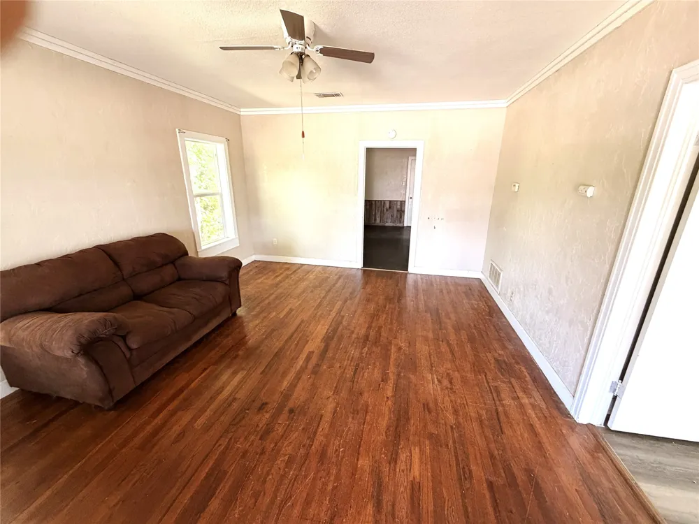 712 W Main Street Eastland, TX 76448