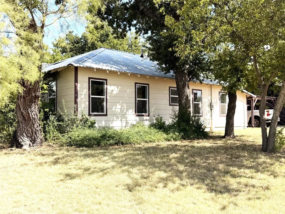 712 W Main Street Eastland, TX 76448