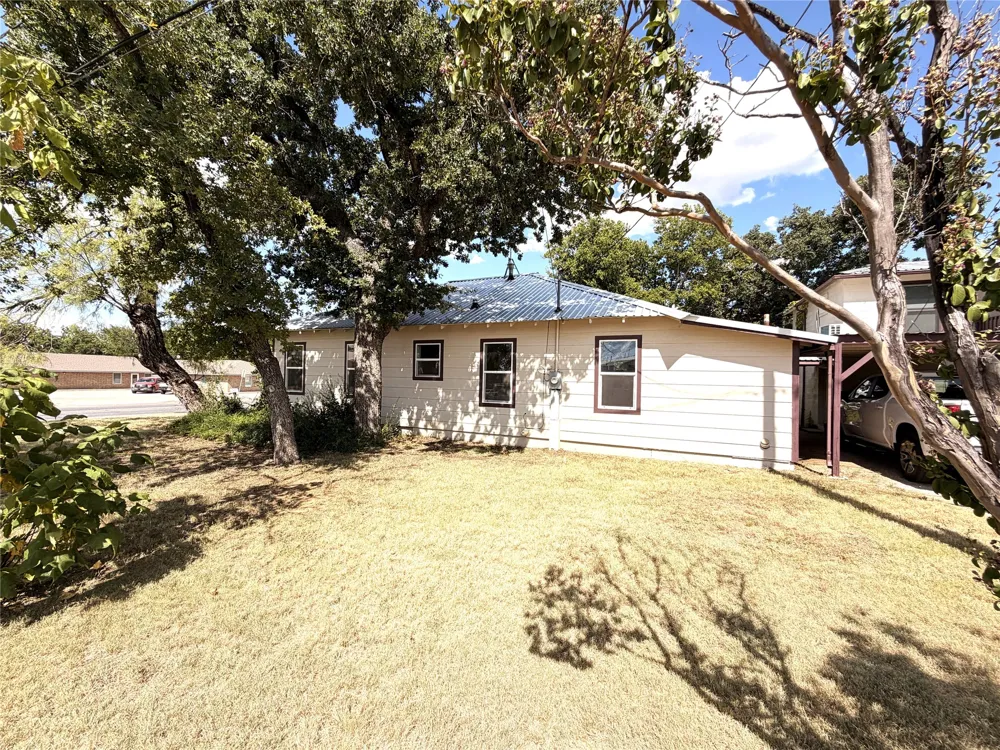 712 W Main Street Eastland, TX 76448