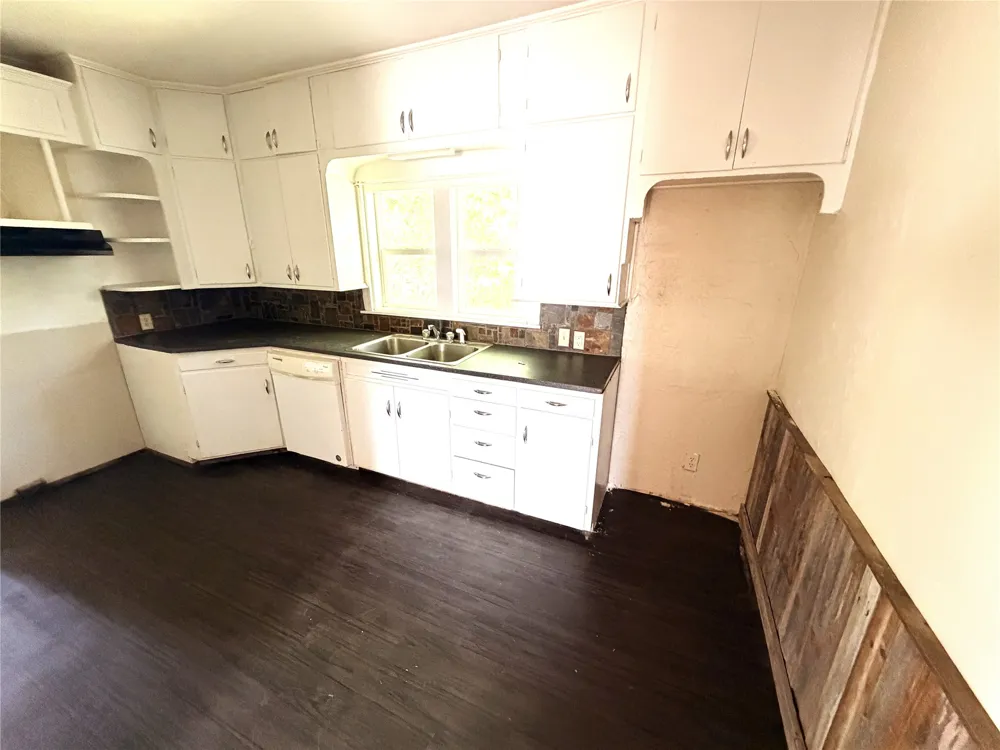712 W Main Street Eastland, TX 76448