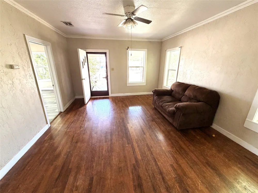 712 W Main Street Eastland, TX 76448