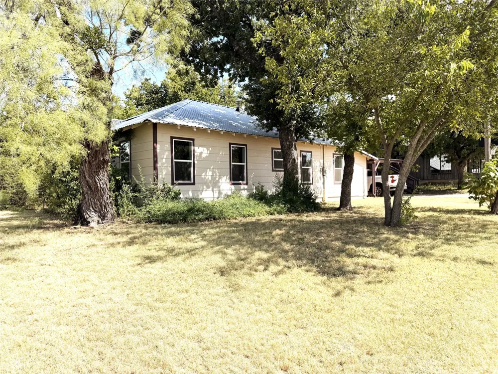 712 W Main Street Eastland, TX 76448