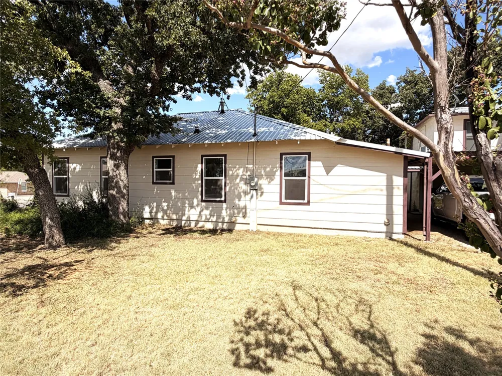 712 W Main Street Eastland, TX 76448