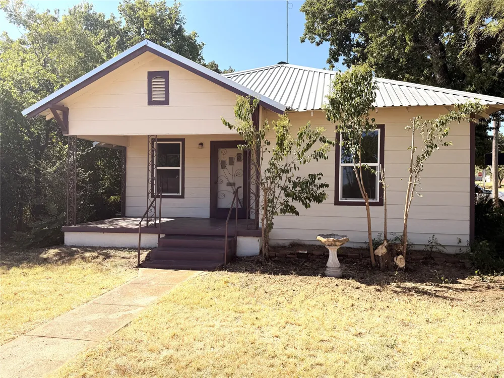 712 W Main Street Eastland, TX 76448