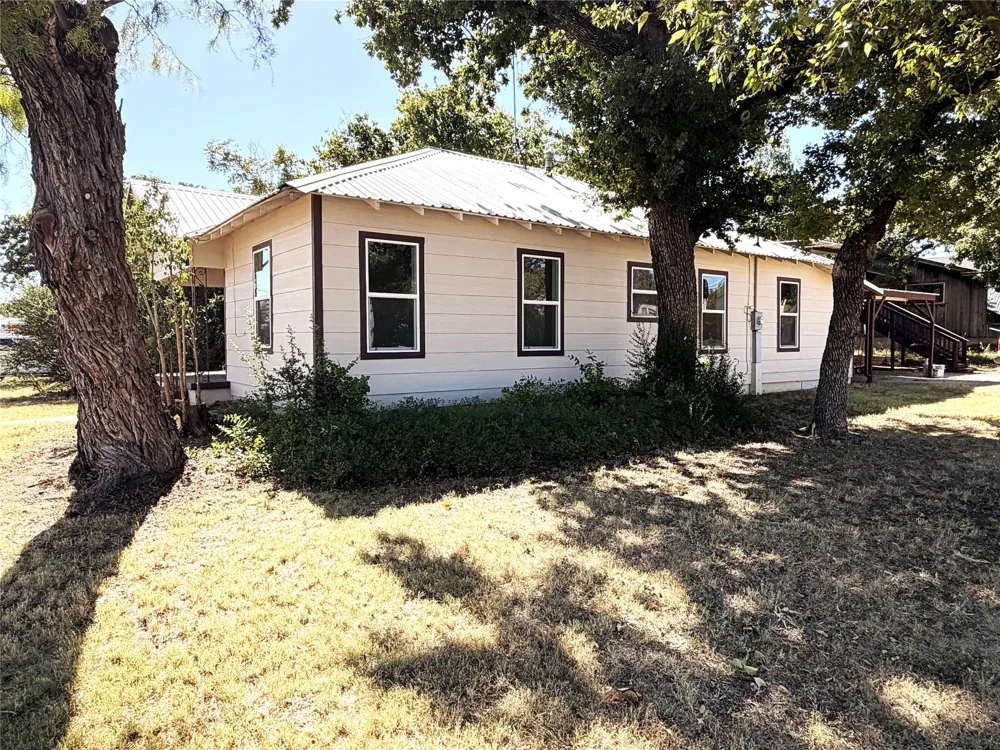 712 W Main Street Eastland, TX 76448