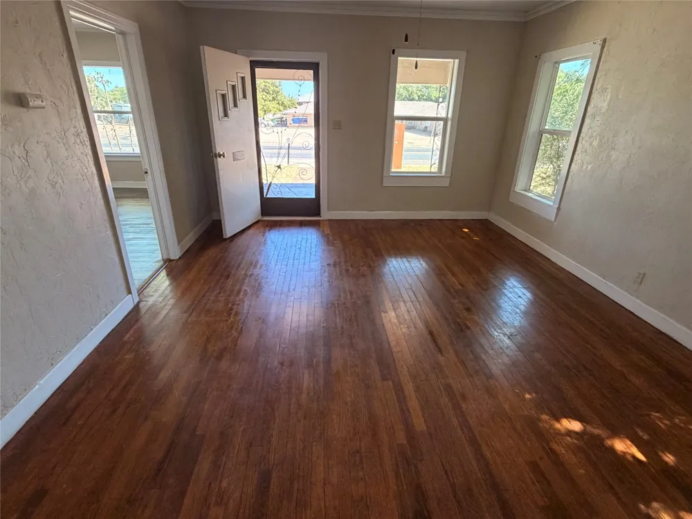 712 W Main Street Eastland, TX 76448