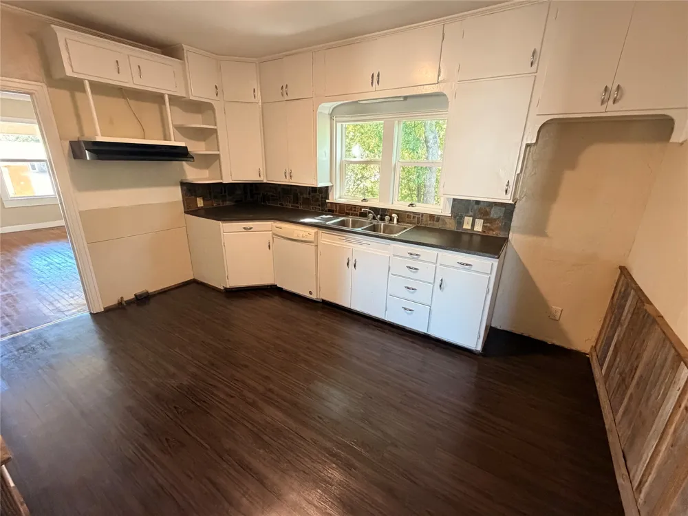 712 W Main Street Eastland, TX 76448