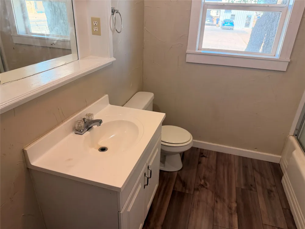 712 W Main Street Eastland, TX 76448