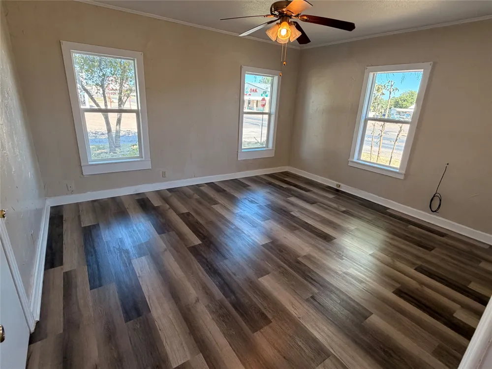 712 W Main Street Eastland, TX 76448