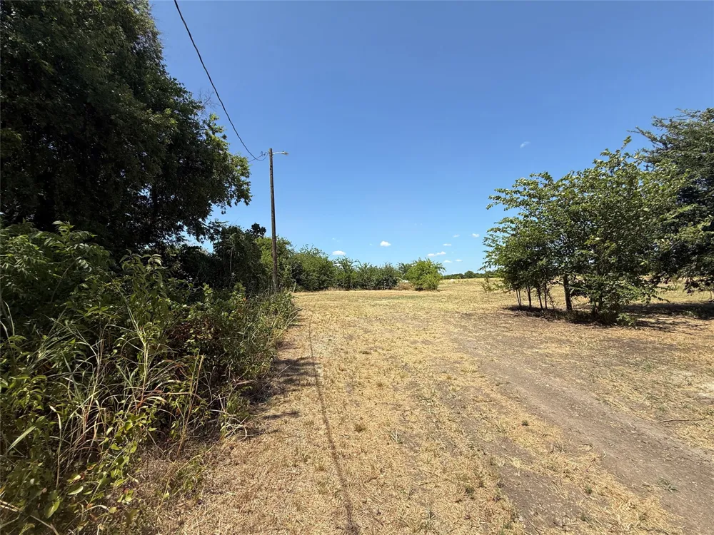 101 CR 4709 Leonard, TX 75452