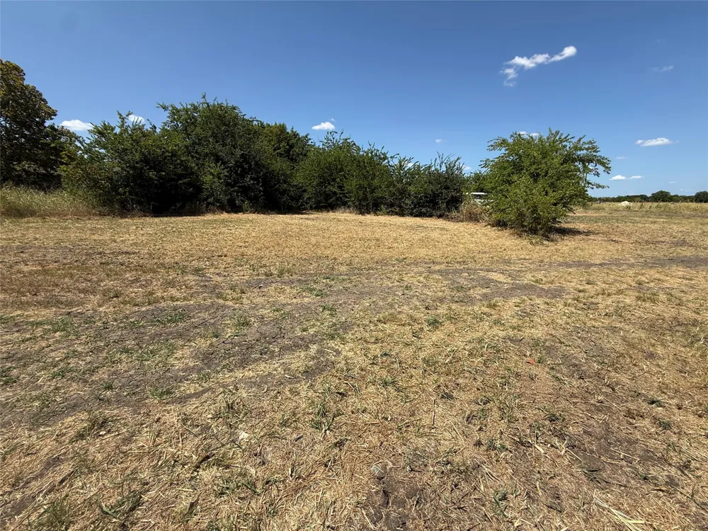101 CR 4709 Leonard, TX 75452