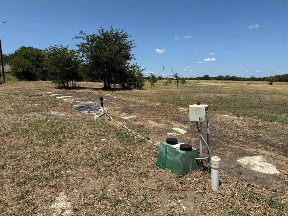 101 CR 4709 Leonard, TX 75452