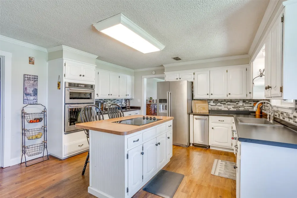 13800 Llano Drive Weatherford, TX 76087