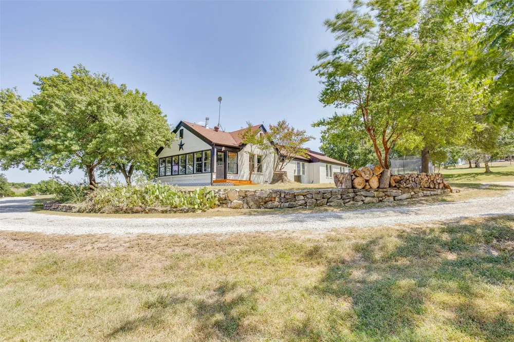 13800 Llano Drive Weatherford, TX 76087