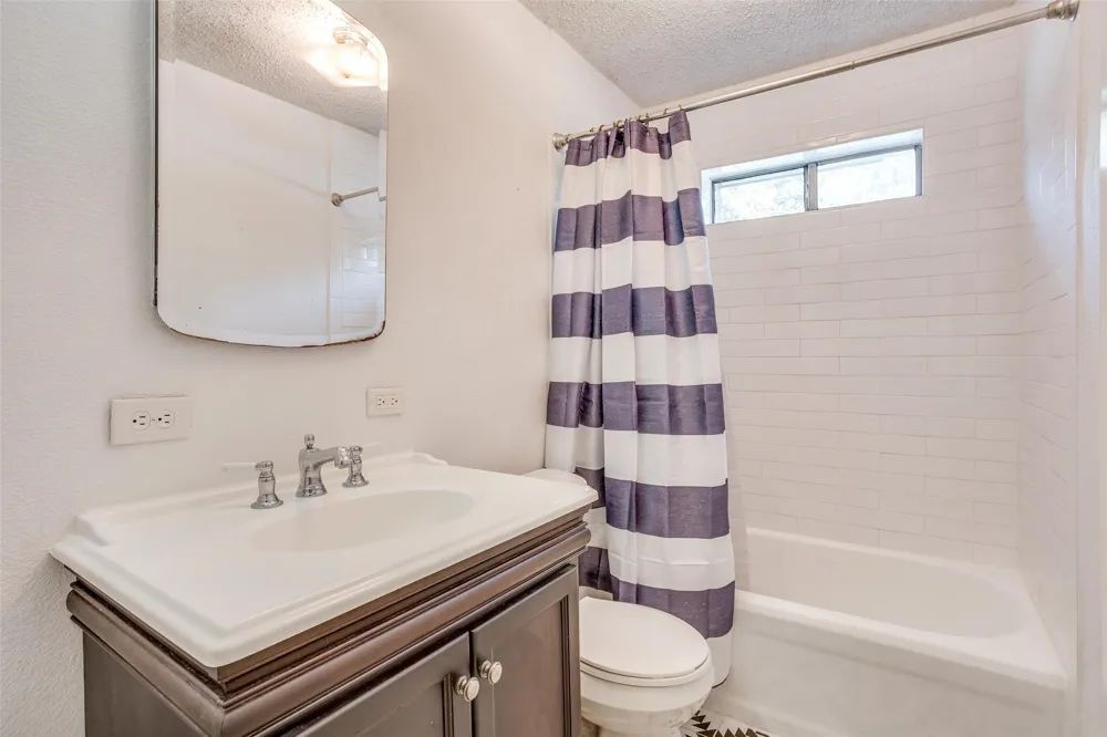 13800 Llano Drive Weatherford, TX 76087