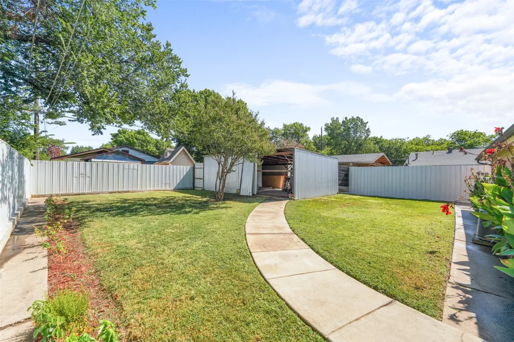 820 Russell Road Everman, TX 76140
