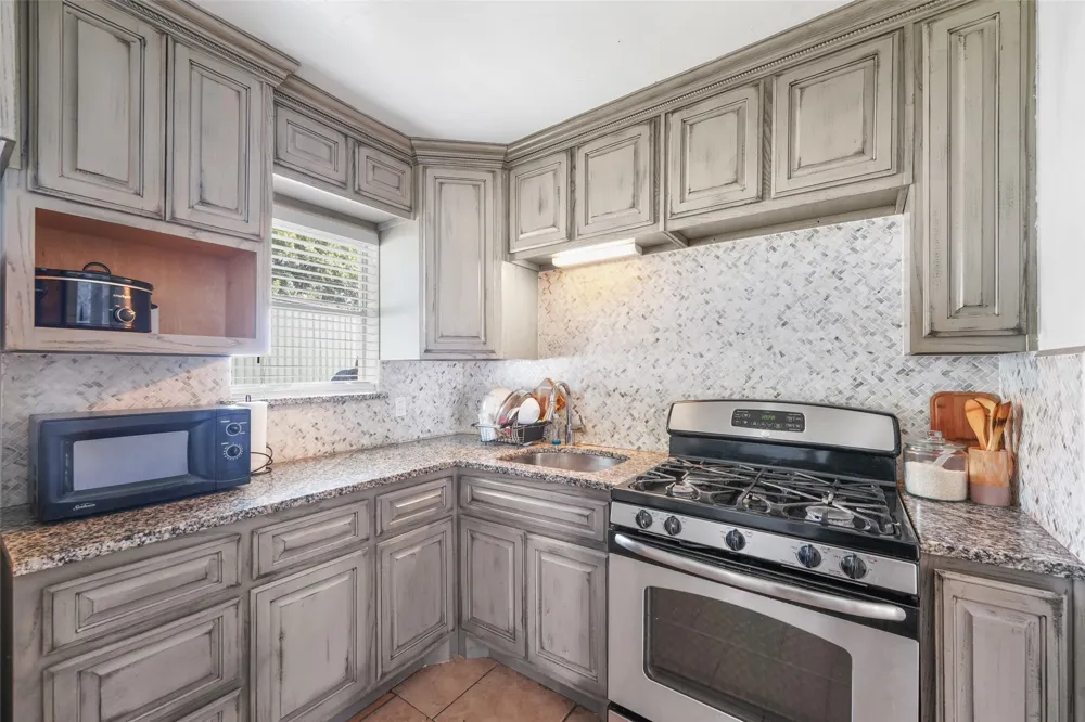 820 Russell Road Everman, TX 76140