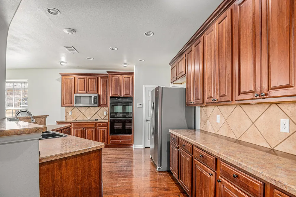 605 Port Royale Way Euless, TX 76039