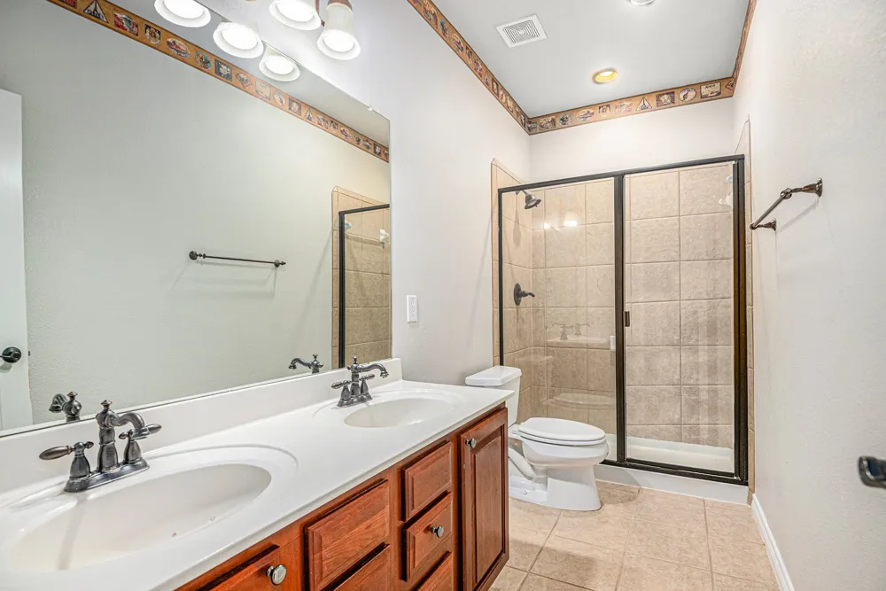 605 Port Royale Way Euless, TX 76039