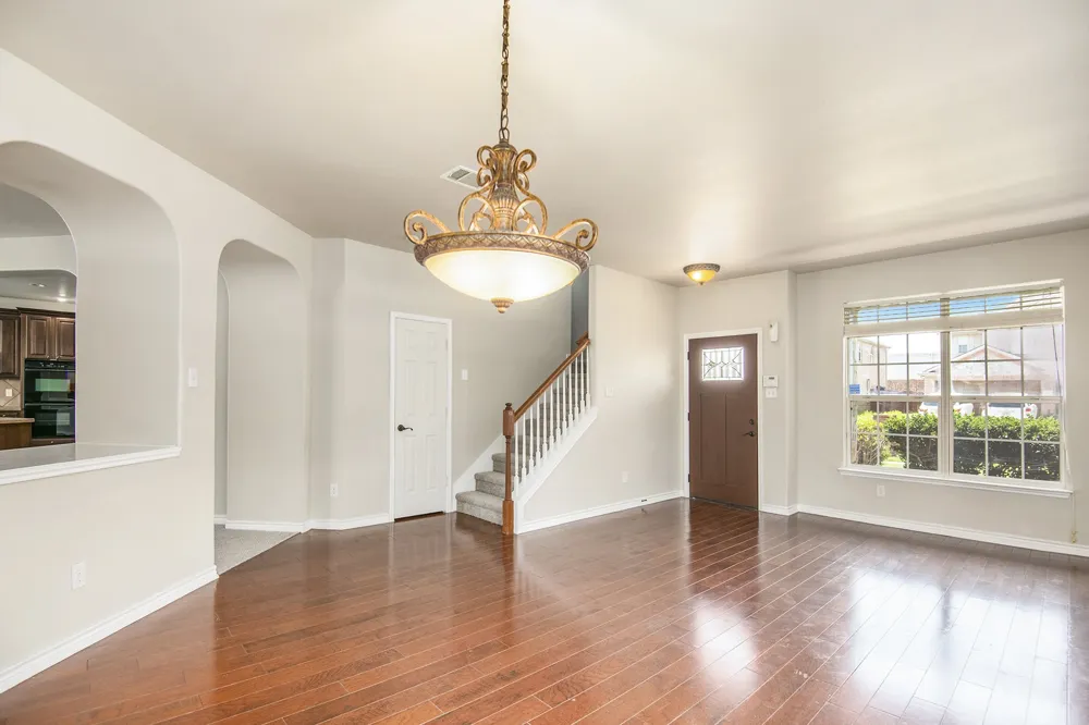 605 Port Royale Way Euless, TX 76039