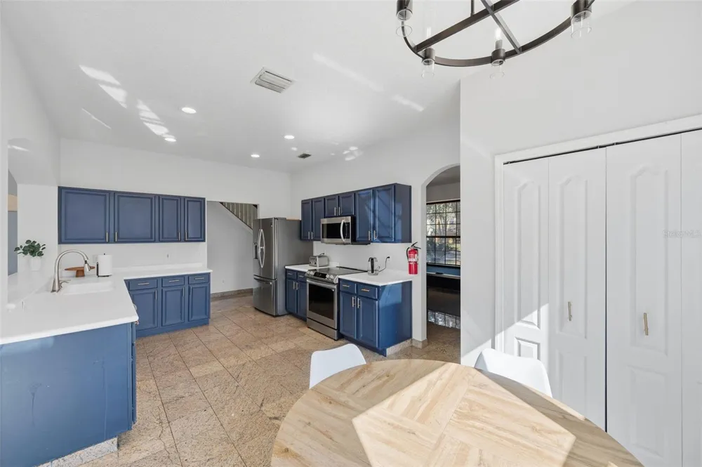 1542 MCCREA DRIVE Lutz, FL 33549