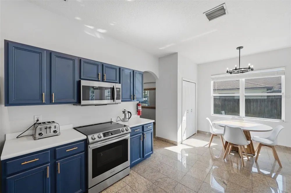 1542 MCCREA DRIVE Lutz, FL 33549