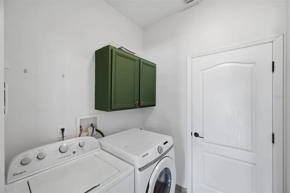 1542 MCCREA DRIVE Lutz, FL 33549
