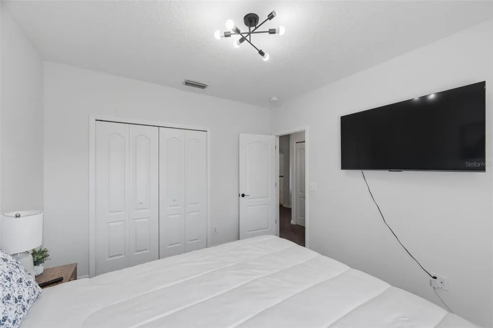 1542 MCCREA DRIVE Lutz, FL 33549