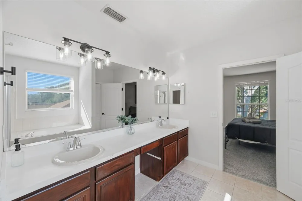 1542 MCCREA DRIVE Lutz, FL 33549