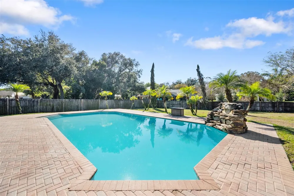 1542 MCCREA DRIVE Lutz, FL 33549